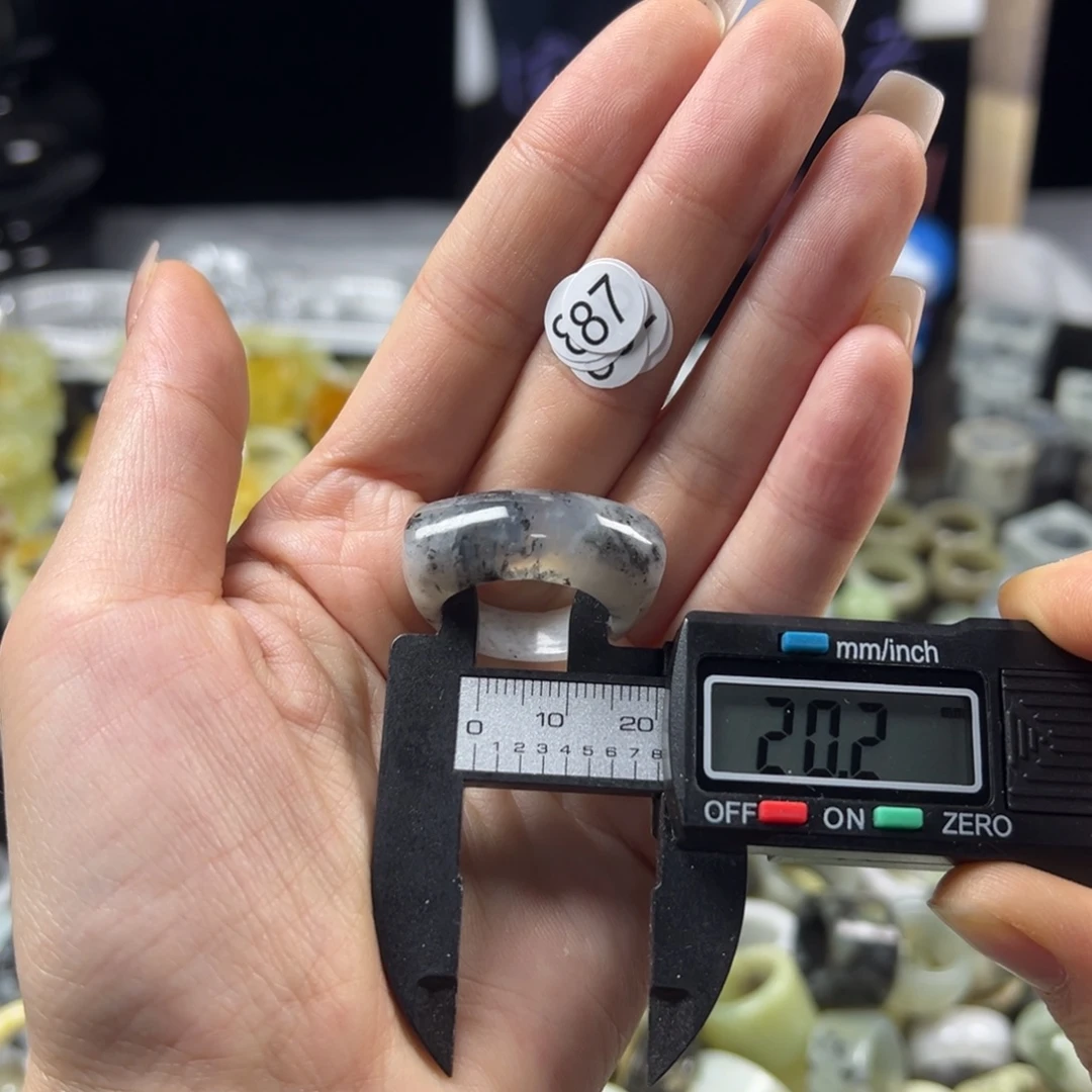 蛇纹石玉未镶嵌戒指