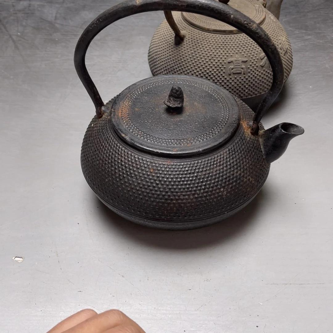 瓷片用***6密密麻麻地排列着一