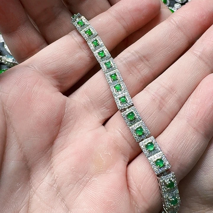 翡翠颈饰未镶嵌天然A货翡翠放漏