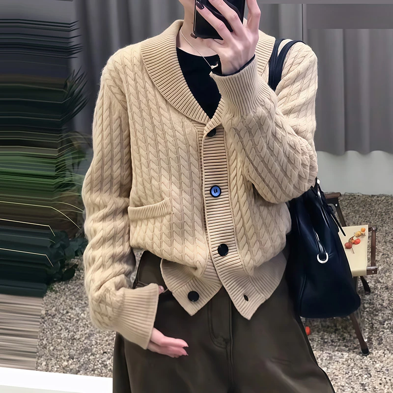 潮流秋冬长袖减龄针织开衫2025新款百搭单排扣女装慵懒风个性上衣