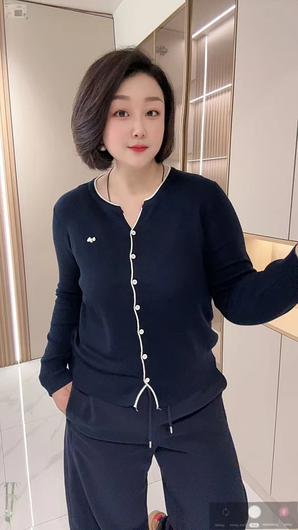 【聪姐推荐】5017时尚简约撞色显瘦针织衫（衣长61，胸围120）