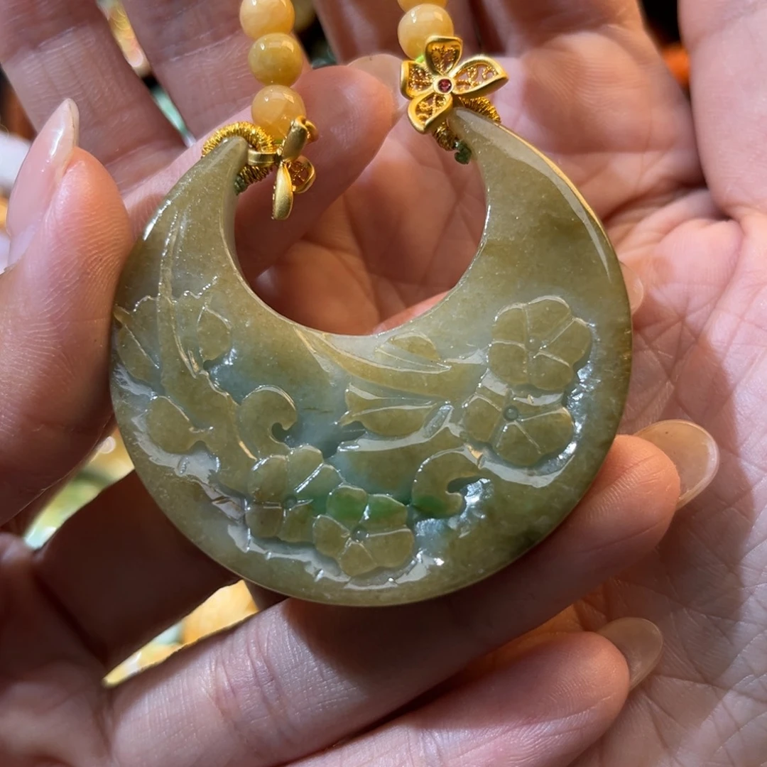 翡翠未镶嵌颈饰待编织