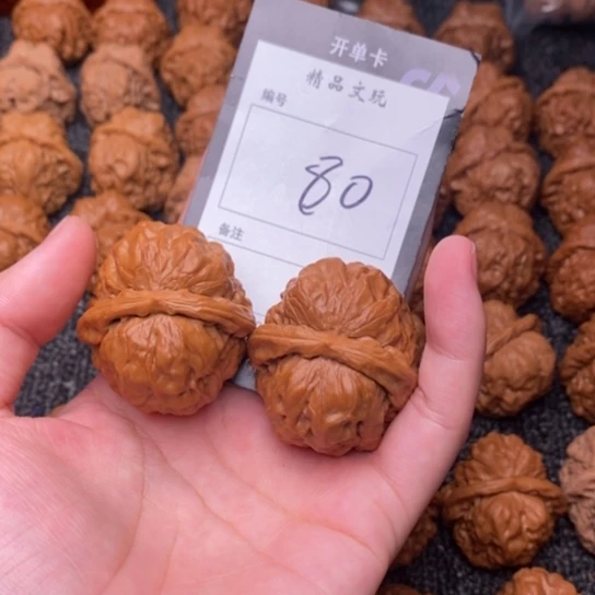 吊坠桃核我是第一百37