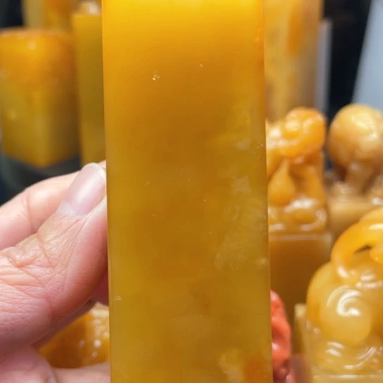 老挝石田*春质地細膩光滑篆刻写字刀感十足