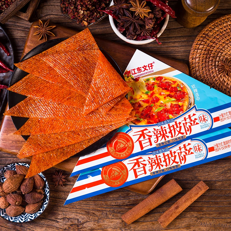 江东文仔香辣披萨味辣片儿时辣条香辣型辣块晚上必备充饥肉松零食