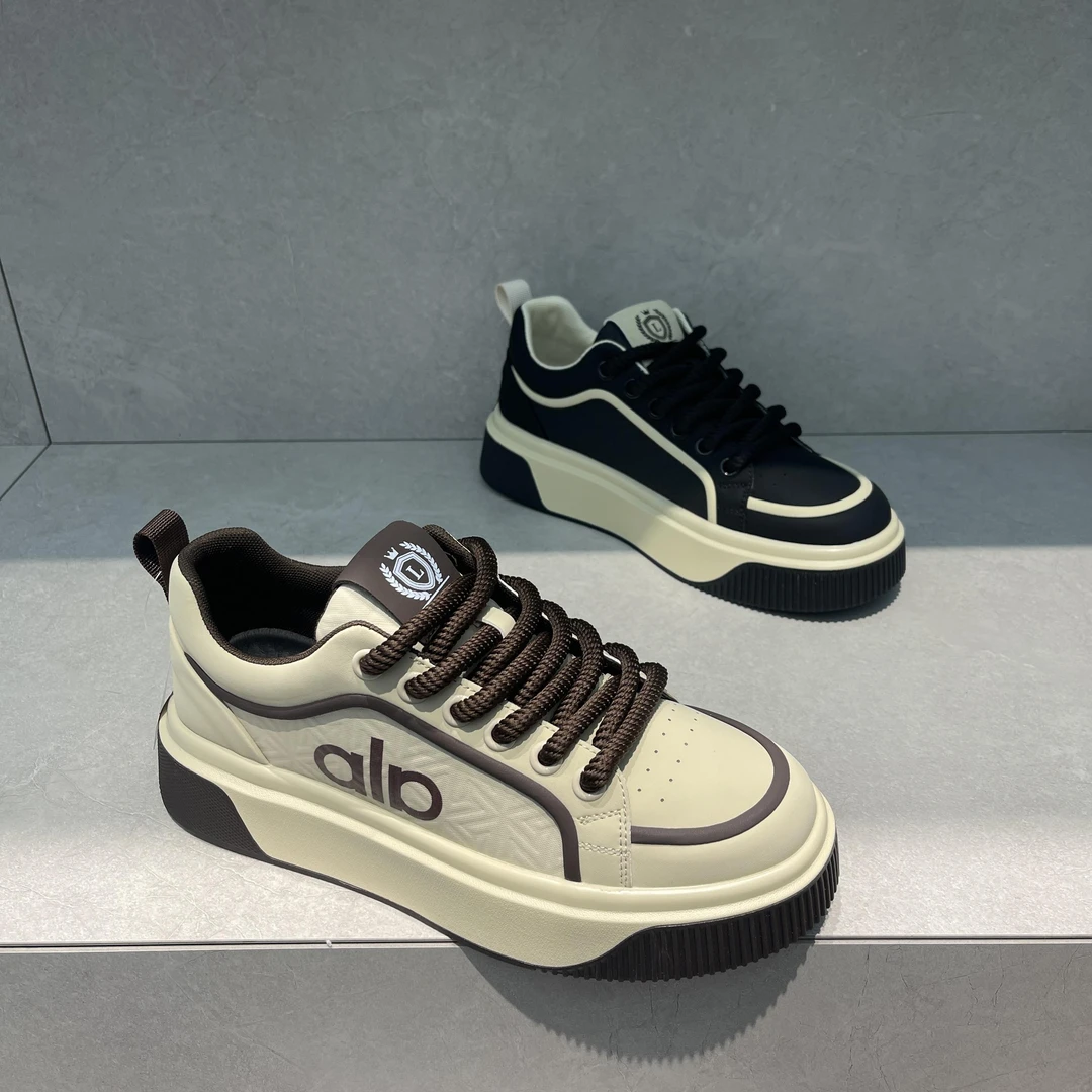 2025年秋季新款干净感痞帅男鞋软面透气鞋子男款休闲百搭男生潮鞋