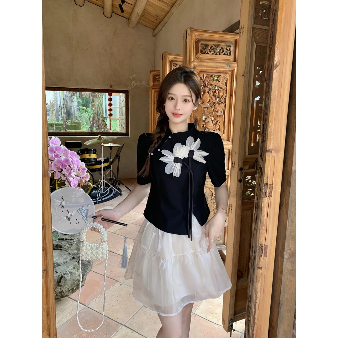 大码女装2025新款新中式花朵盘扣上衣短款网纱蓬蓬裙两件套