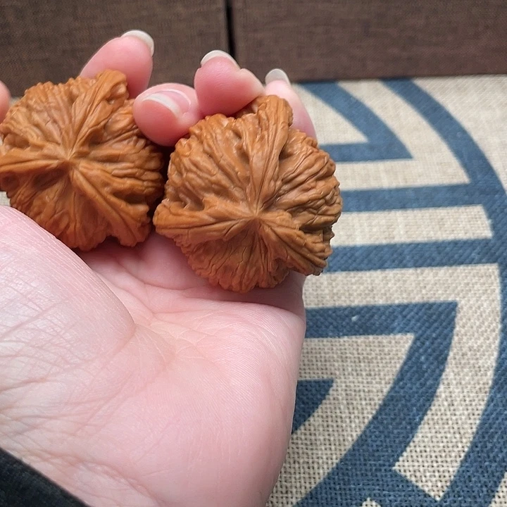 *****文玩核桃吊坠白狮子