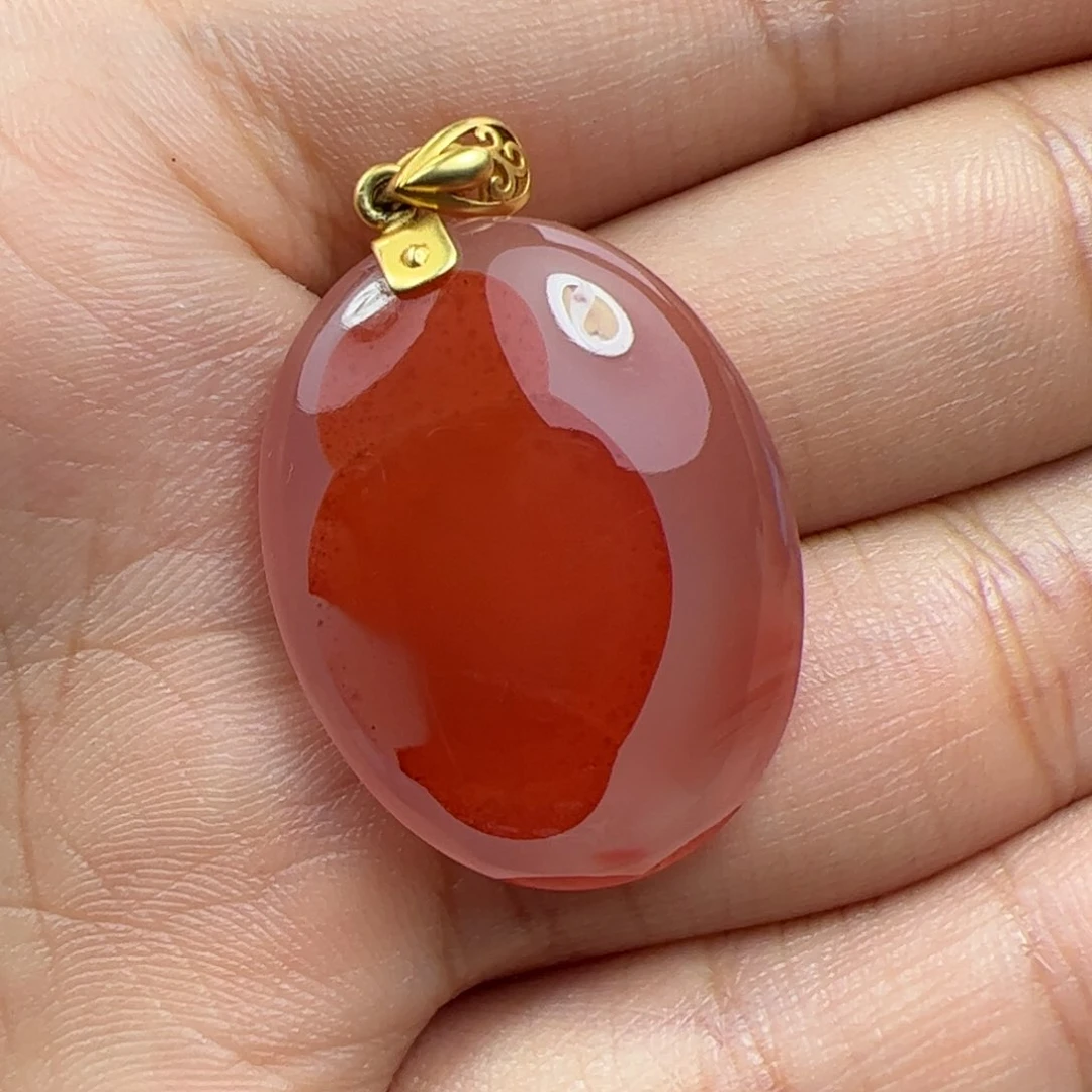 18K金镶嵌吊坠南红玛瑙