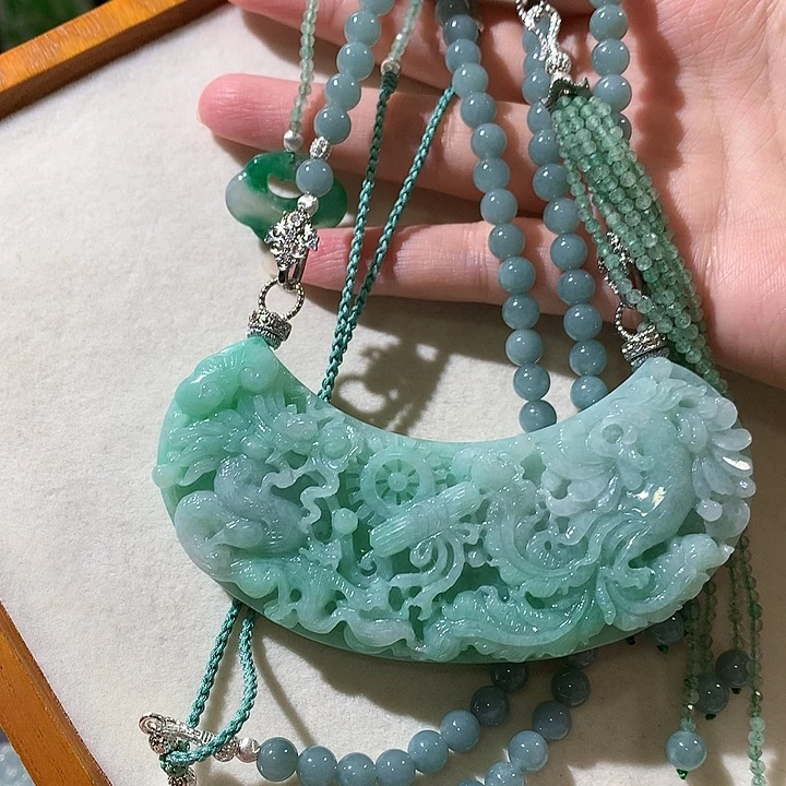 翡翠未镶嵌颈饰翡翠吊坠