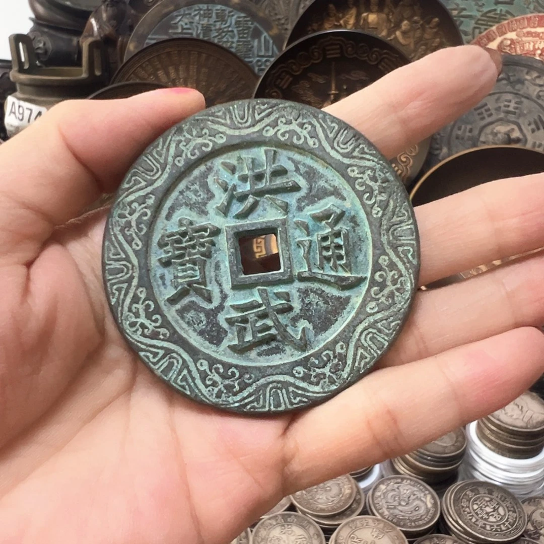 金属复古风格摆件
