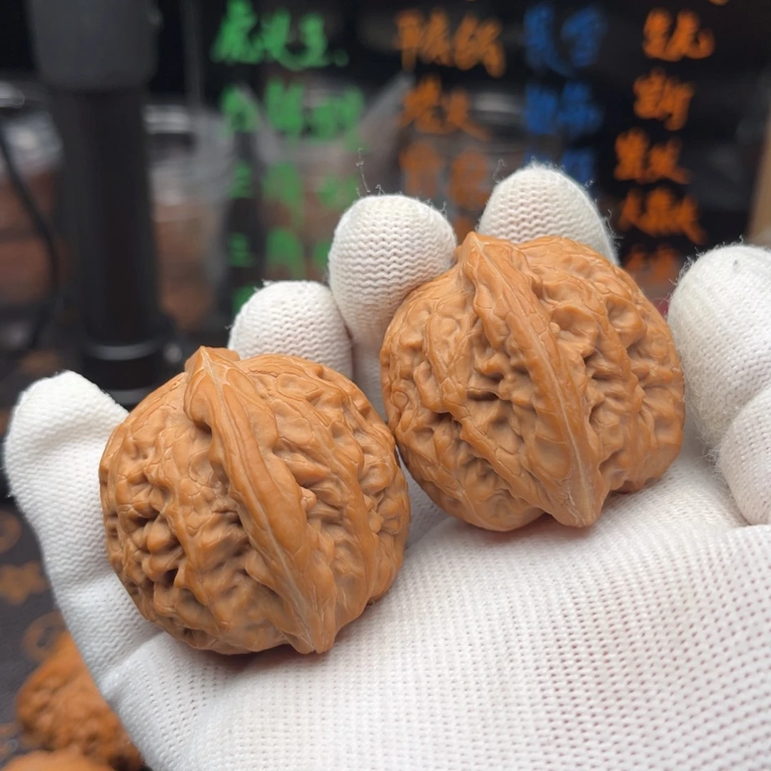 吊坠文玩核桃红锦里