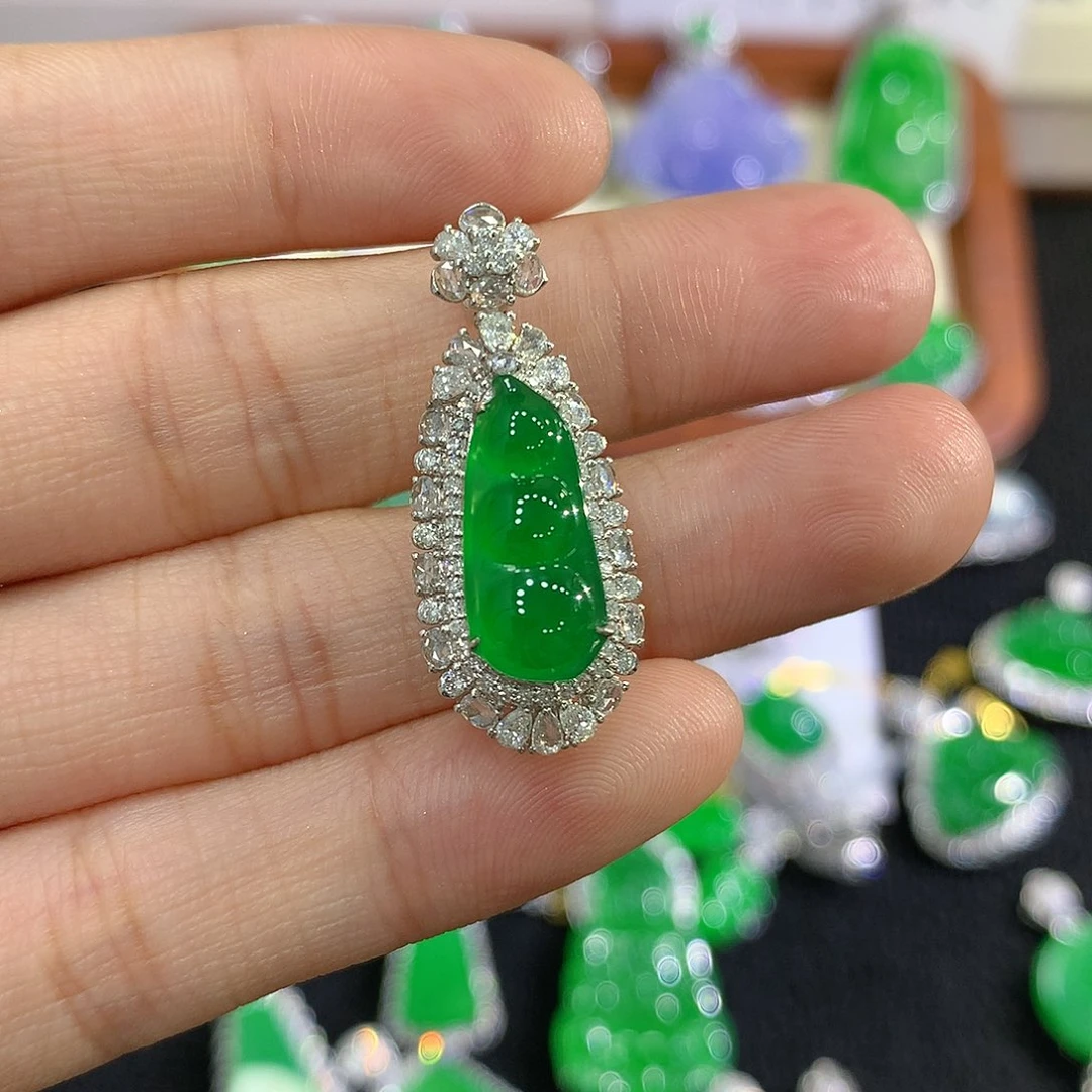 【闪购商品】吊坠(不含链)18K金镶嵌翡翠福豆