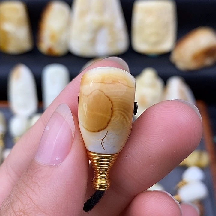 琥珀未镶嵌裸石13三通拉丝c461