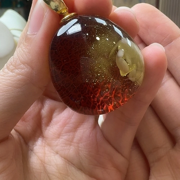 琥珀未镶嵌颈饰吊坠