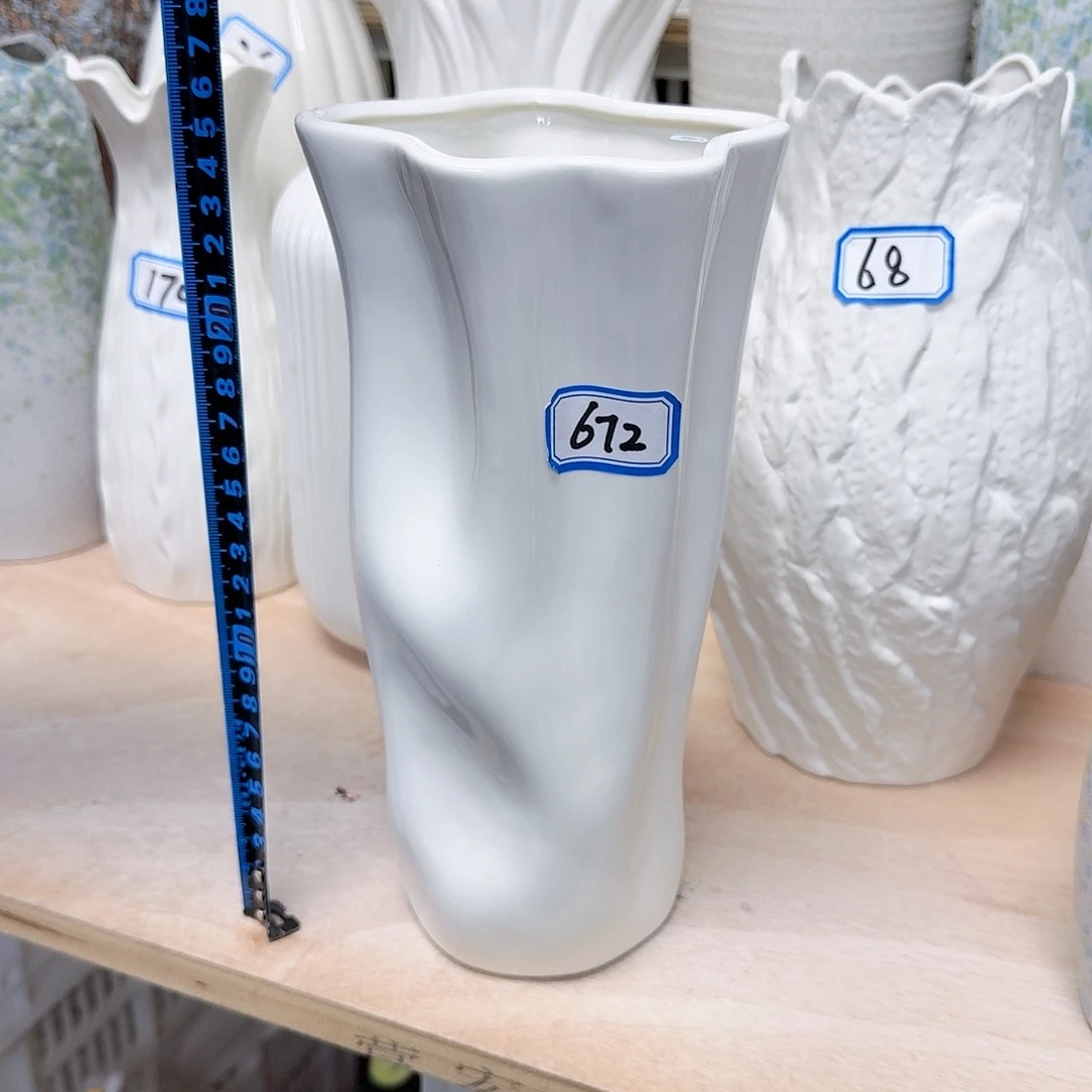 672号陶瓷高25厘米一个