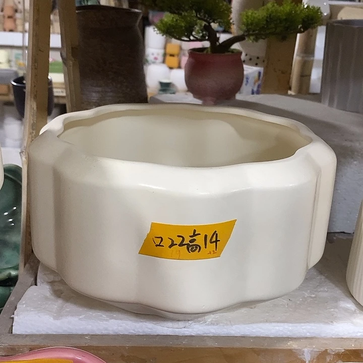 陶盆有孔 瑕疵针孔漏釉介意勿拍口 22高14