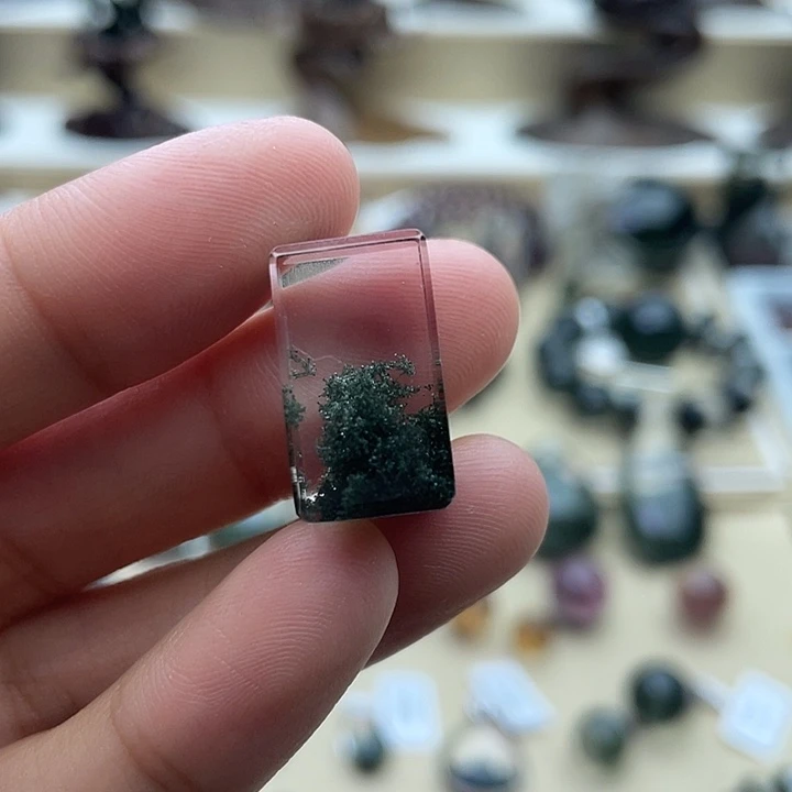 未镶嵌颈饰水晶绿幽灵柱定制