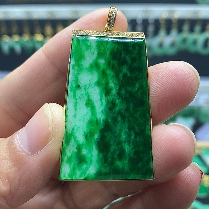 翡翠18K金镶嵌吊坠(赠链)吊坠