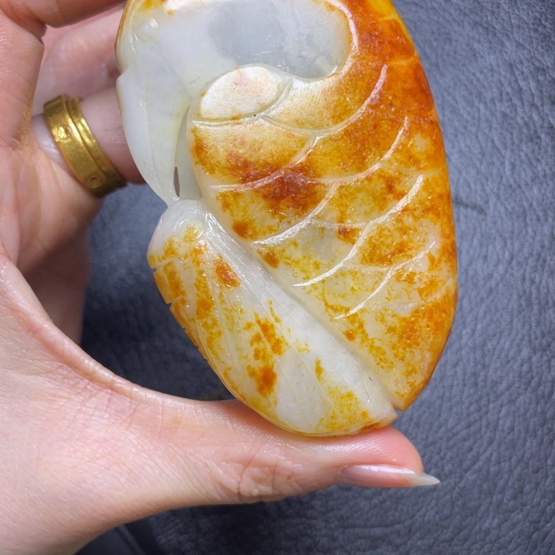 W***9和田玉未镶嵌颈饰
