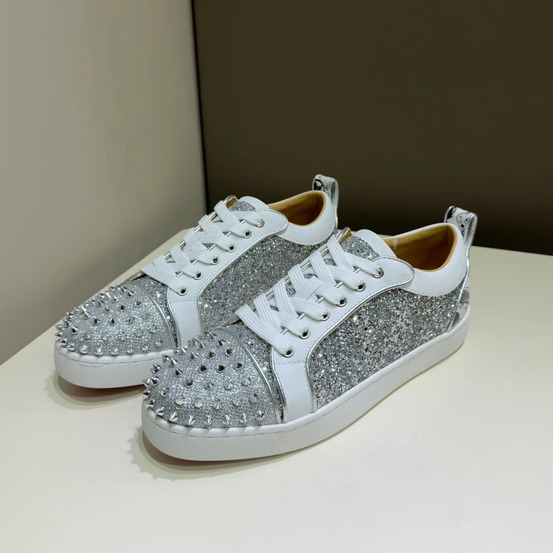 香港潮牌男鞋夏季新款个性铆钉休闲板鞋小众痞帅百搭烫钻潮男鞋