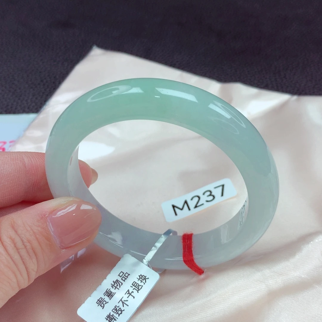 翡翠手镯未镶嵌手镯88