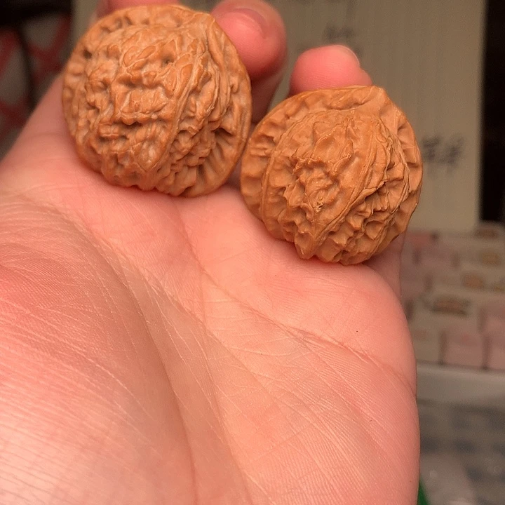 33尺寸三角白文玩核桃全品