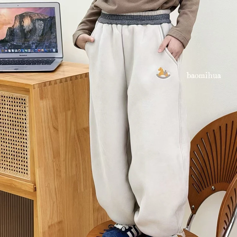 8082童装刺绣小马加绒卫裤