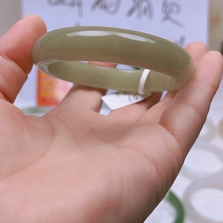 未镶嵌手镯石英质玉东陵晴水102/59