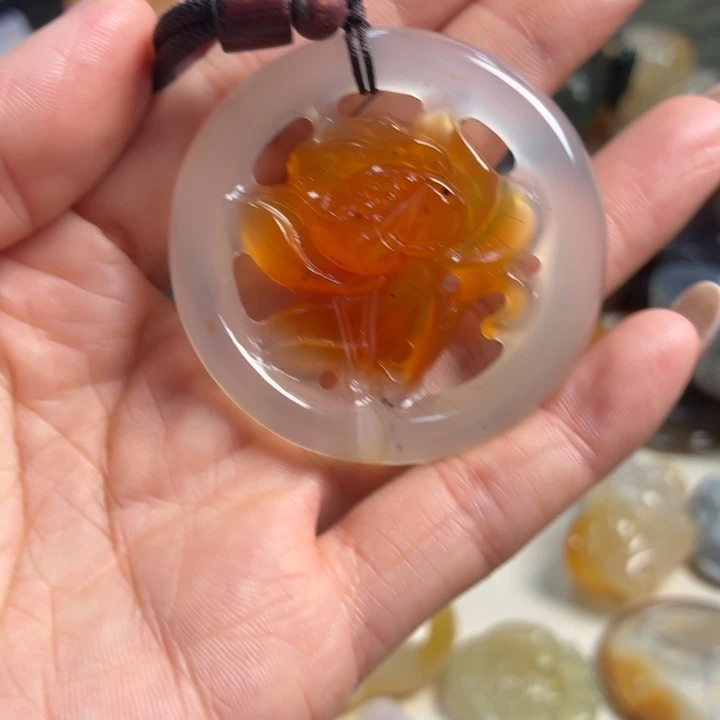 未镶嵌颈饰玛瑙/玉髓