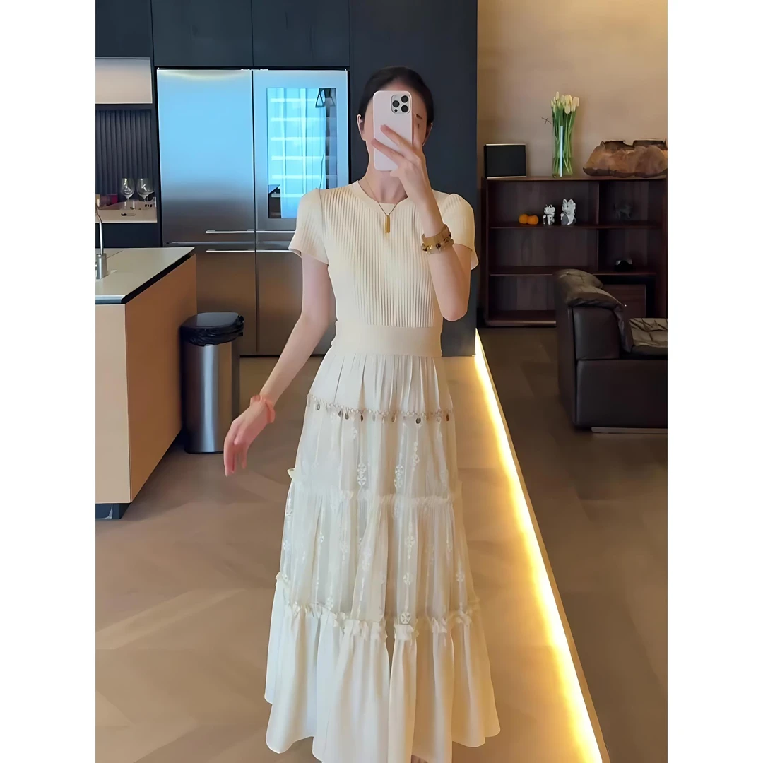 维尼必入白系列减龄设计感连衣裙法式气质网纱拼接蕾丝蛋糕长裙子