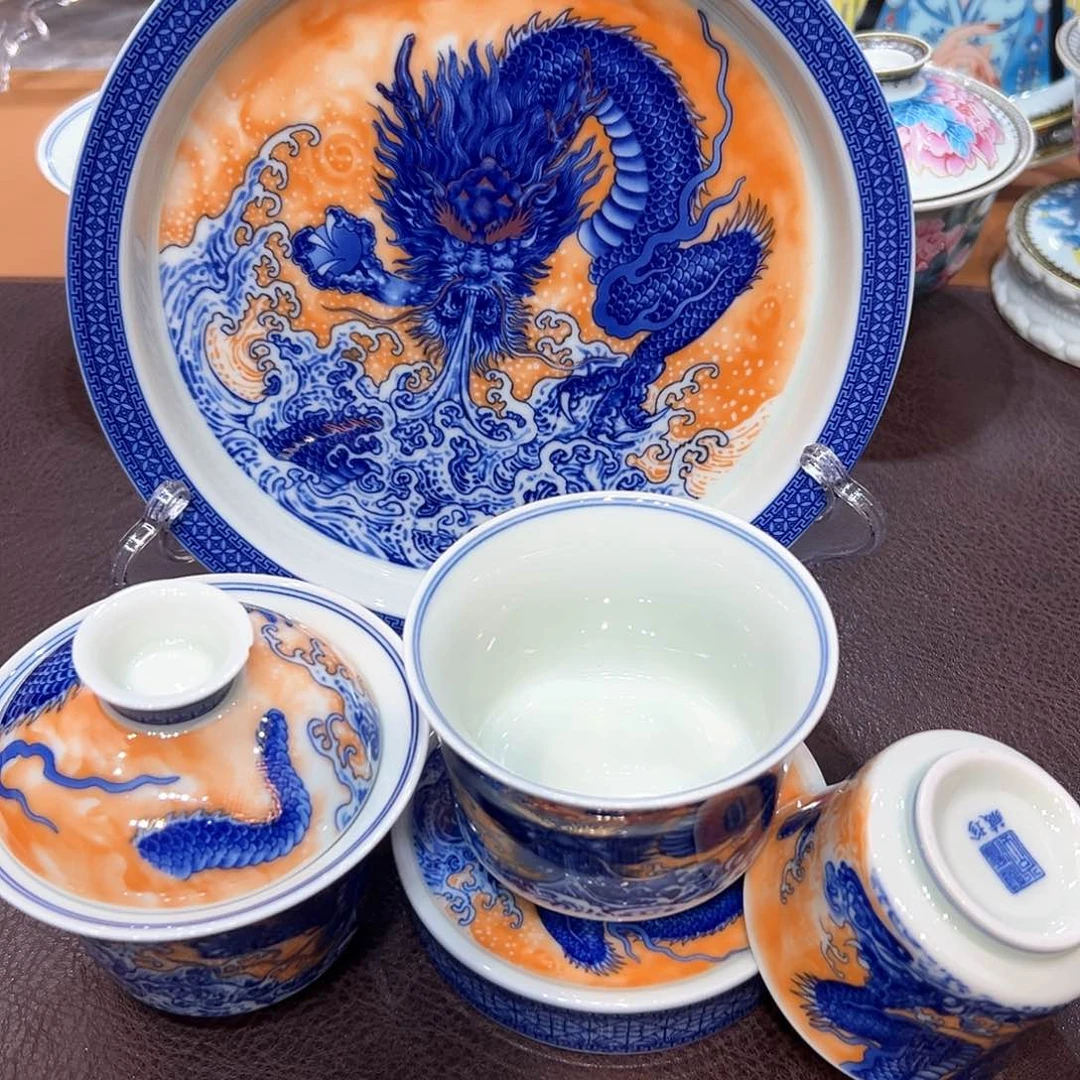 摆件景德镇陶瓷艺术展在上海举办的第一场个人