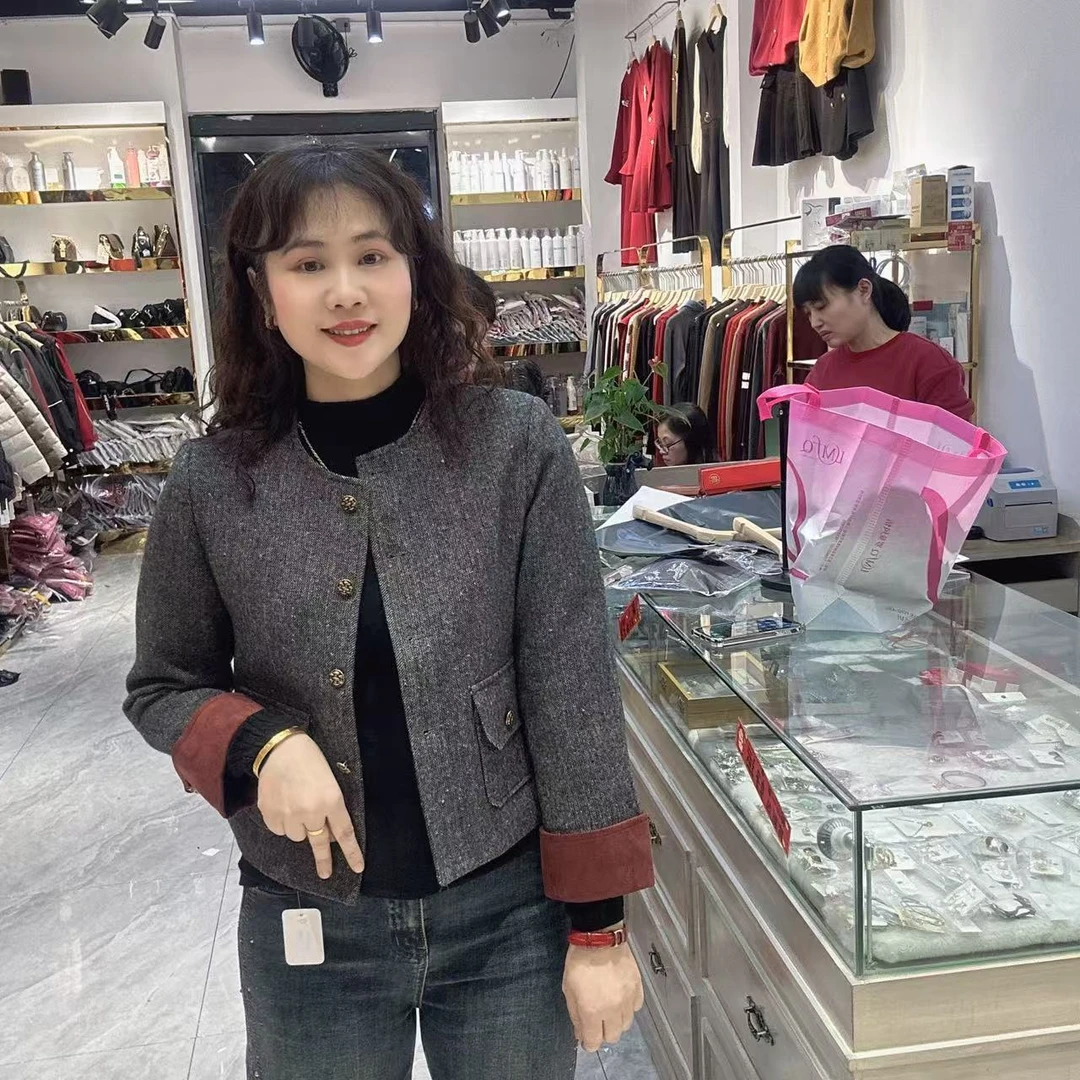 8512小香风拼色外套52长