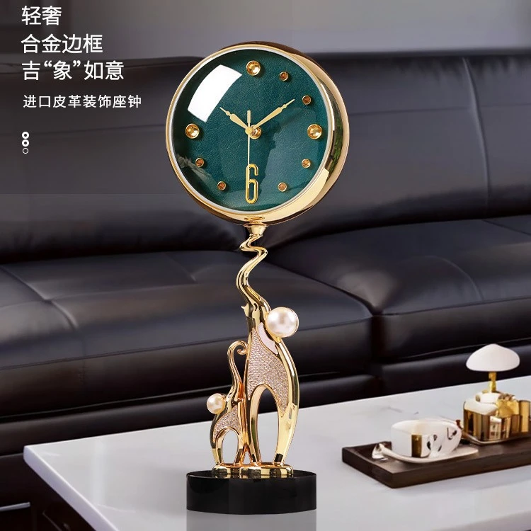 新款家用网红轻奢石英钟客厅简约高级时尚静音新中式桌面摆件座钟