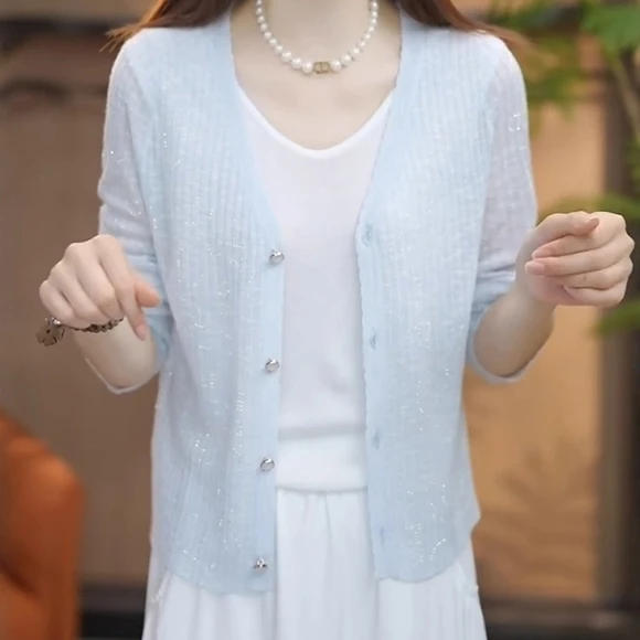 加码v领冰丝绸防晒针织开衫女士夏季薄空调衬衫2025新的多功能瘦
