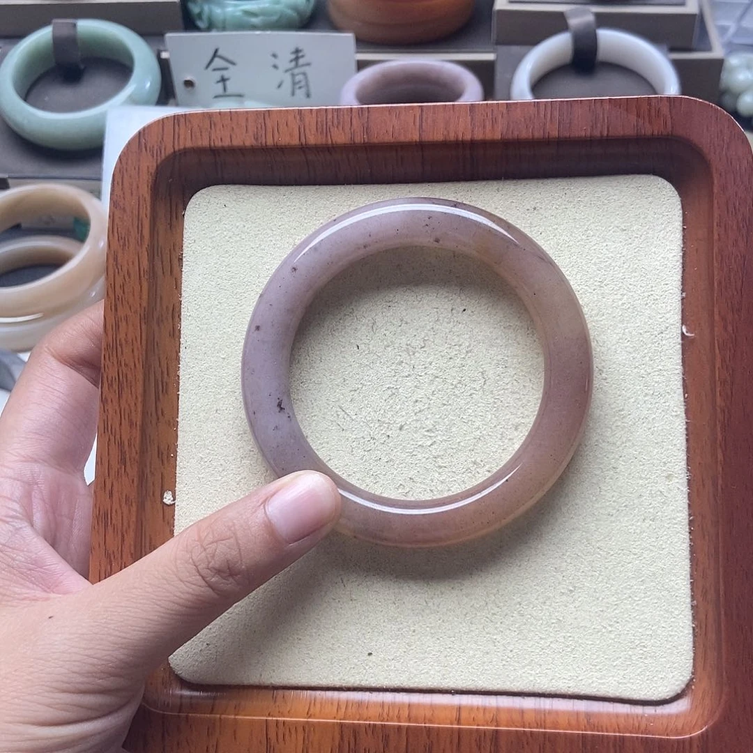 石英质玉手镯未镶嵌