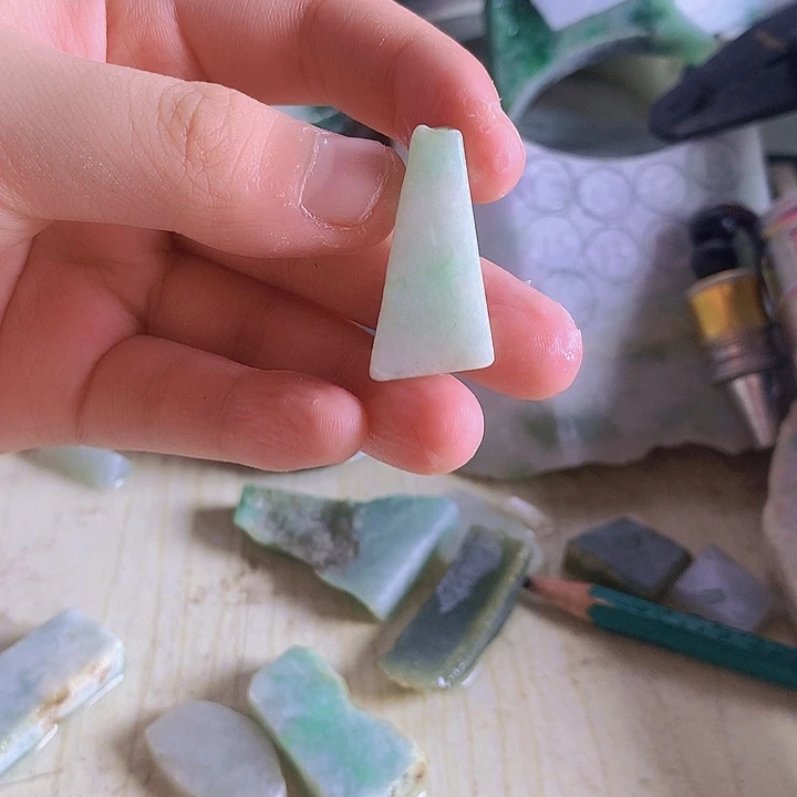 颈饰未镶嵌翡翠翡翠