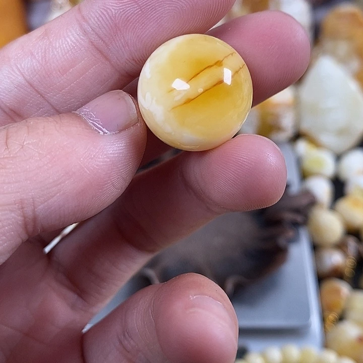 琥珀未镶嵌珠宝奇石沁