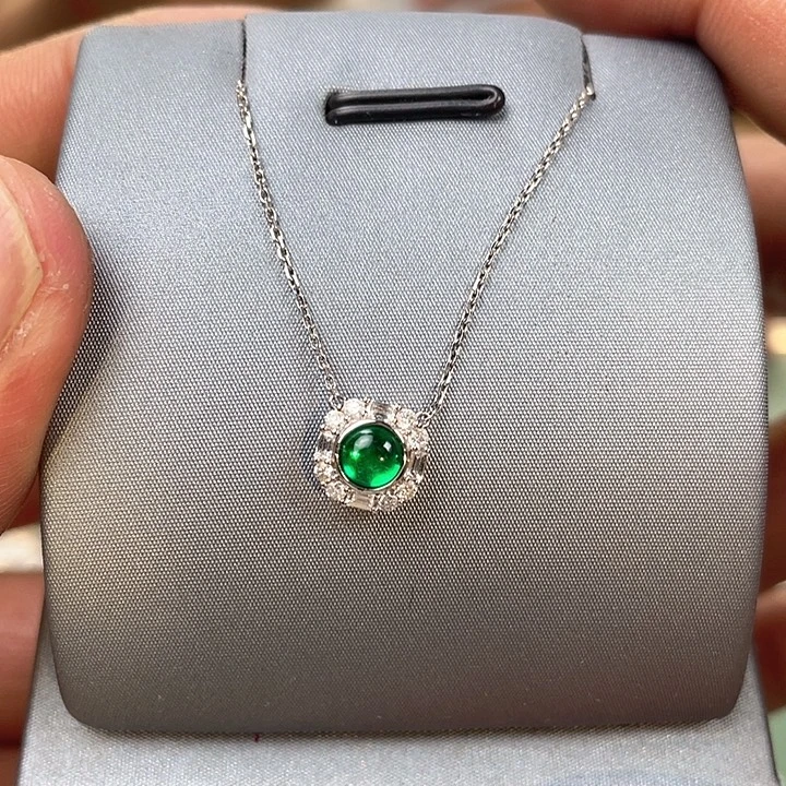 颈饰祖母绿18K金镶嵌阿富汗主石：0.31ct