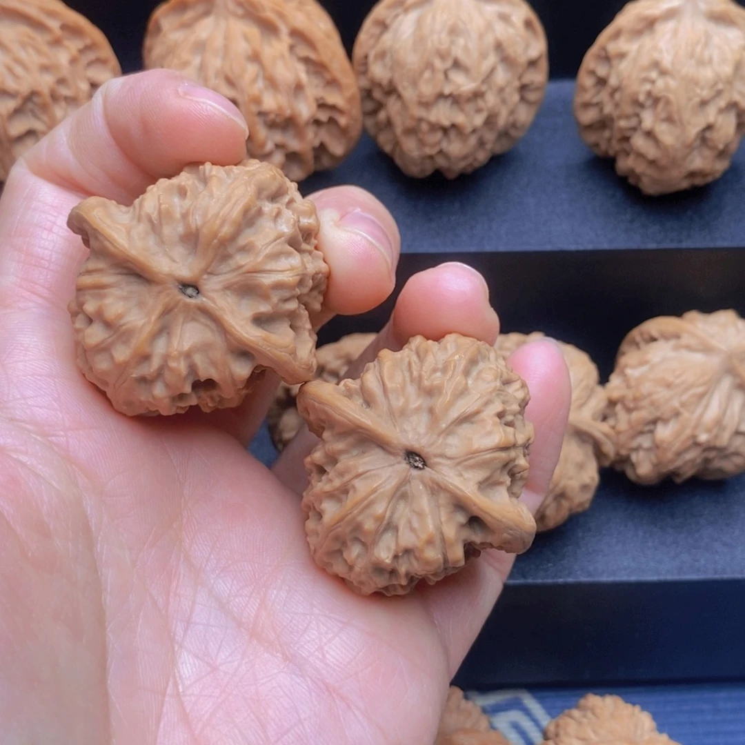 把件文玩核桃伟***牛野狼磕尖