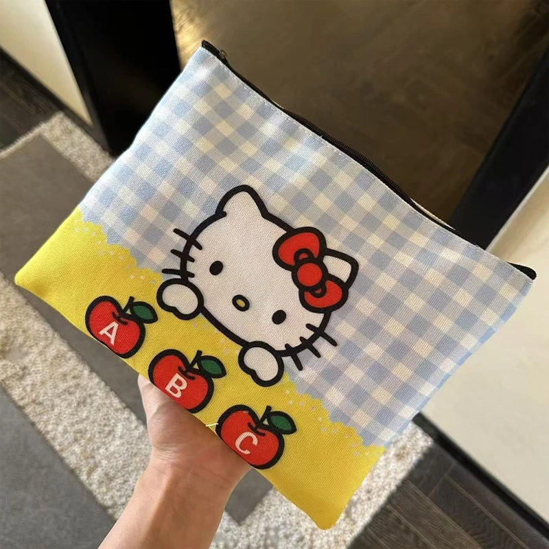 kitty手拿包森系高颜值小众爆款外出ins收纳包学生化妆包便携卡通