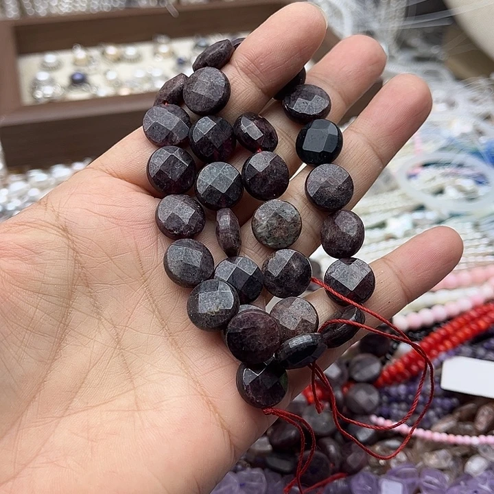 玛瑙/玉髓未镶嵌珠宝半成品一条13mm左右老矿石榴石圆片