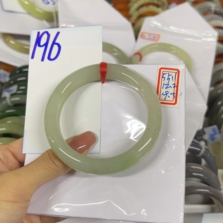 小***亚和田玉未镶嵌手镯