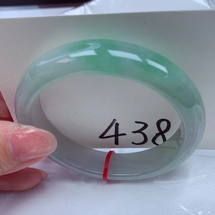 翡翠手镯未镶嵌翡翠