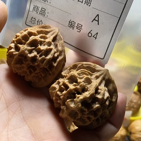 蔓***行把件桃核自产自销