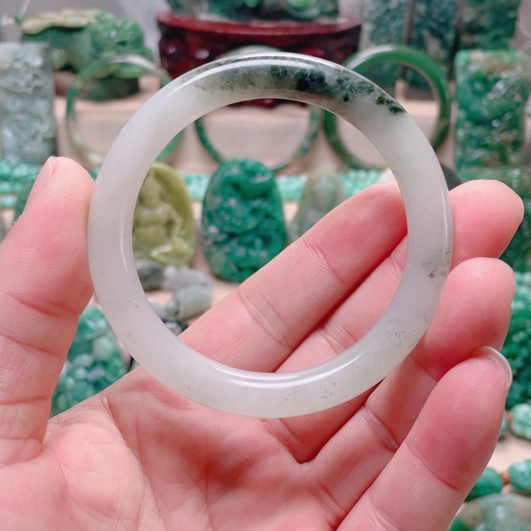 独山玉未镶嵌手镯