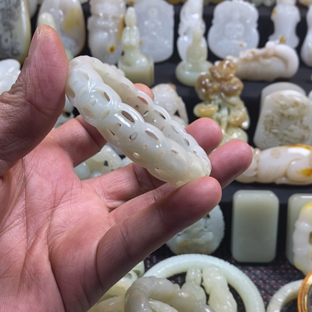 和田玉颈饰未镶嵌钱***2