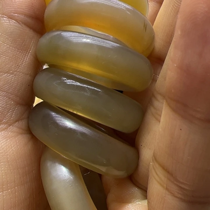 玻璃四川解释一个福利