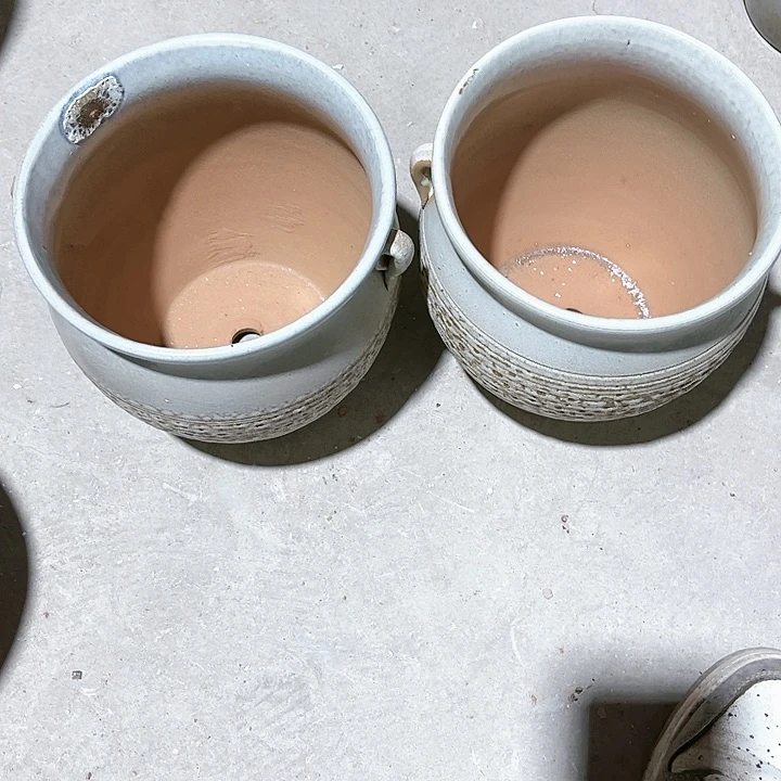 红陶口径18高度19两只瑕疵