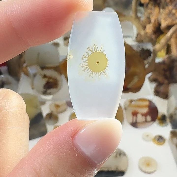 玛瑙/玉髓未镶嵌珠宝奇石